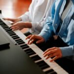 COURS_DE_PIANO_kateryna-hliznitsova-AUwkuXh1sAc-unsplash